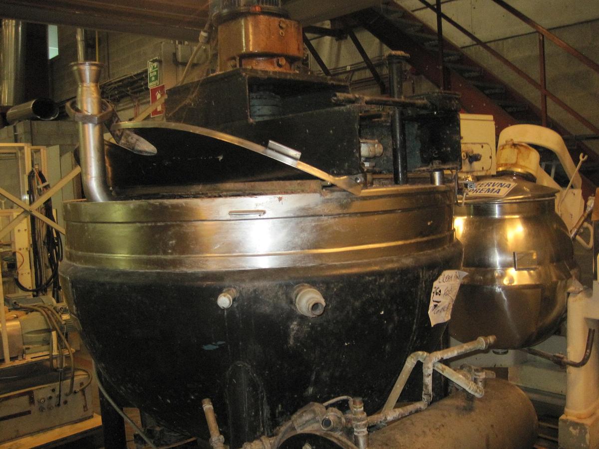 Used Giusti 500L steam jacketted cooker and mixer