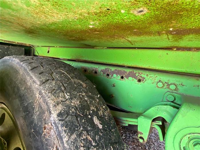 Used 1994 Freightliner 2000 Gallon Flat Bed Water Tank