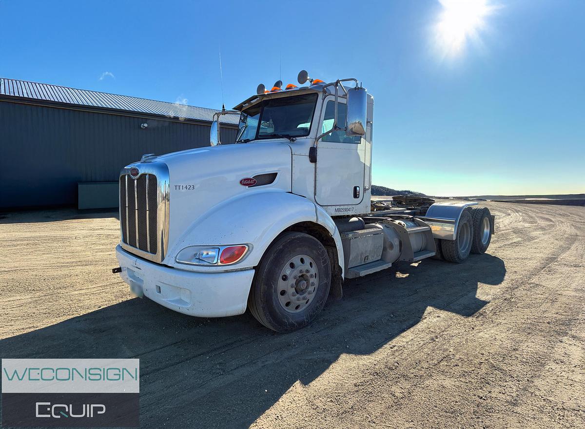 Used 2014 Peterbilt 384 Day Cab Truck