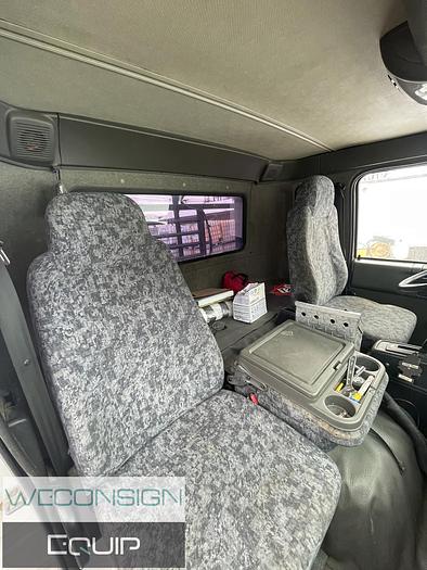 Used 2002 Nissan 2500 – Pavement Marking Vocational Truck