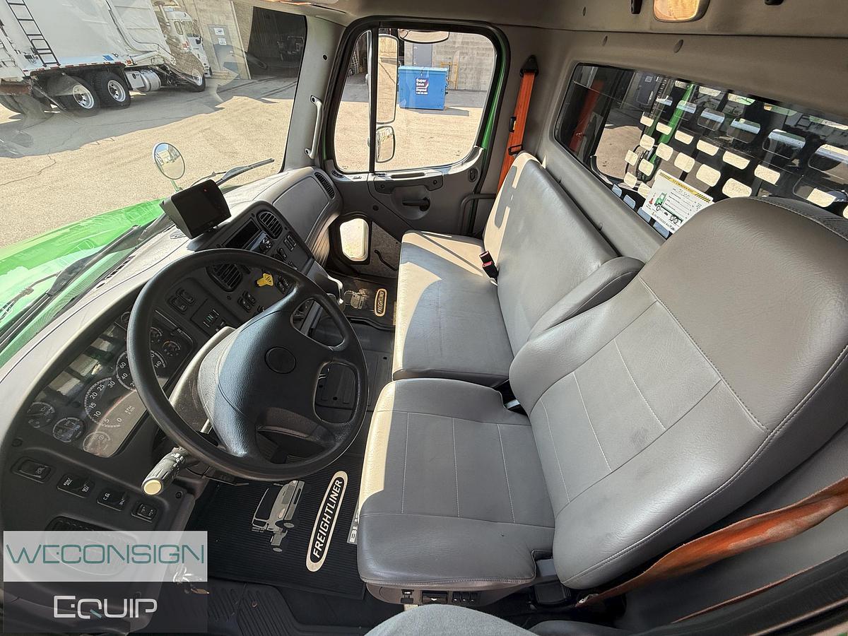 Used Freightliner M2106