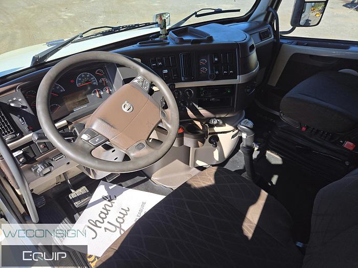 Used 2013 Volvo VNL TA Heavy Spec Tractor