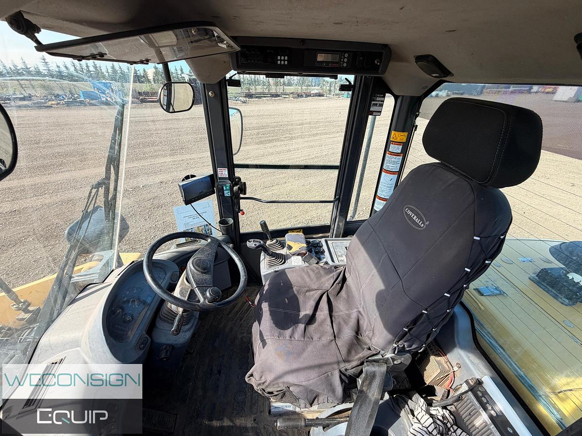 Used 2015 Komatsu WA250-6 Wheel Loader