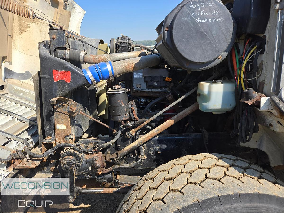 Used 1997 International 4,000 Gallon Water Truck