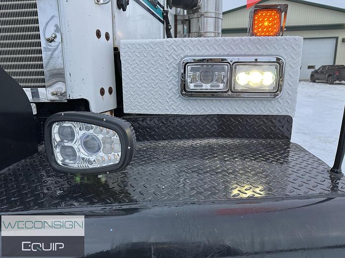 Used 2004 Kenworth C500B Bed Truck