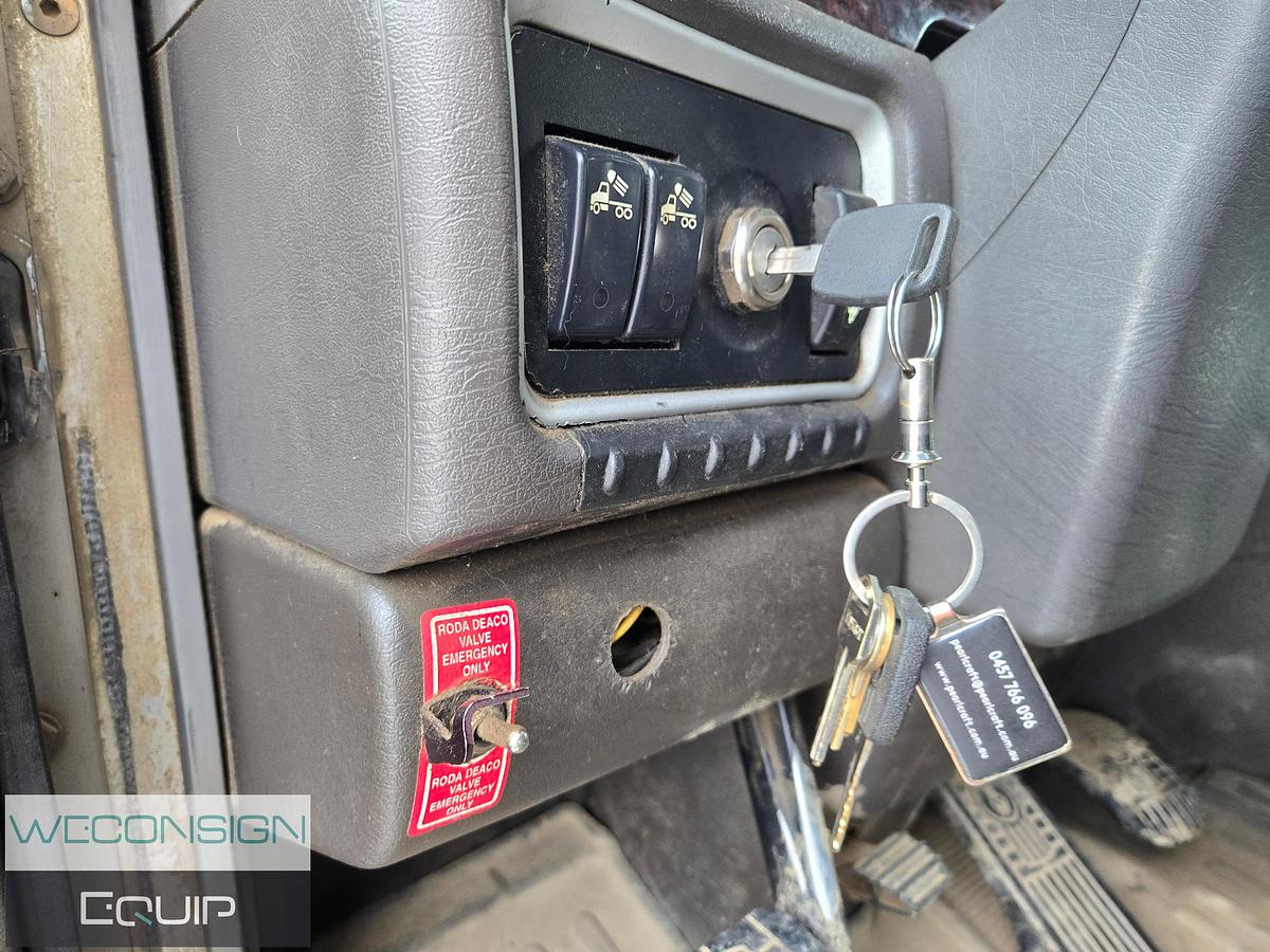 Used 2013 Kenworth T800 Winch Truck