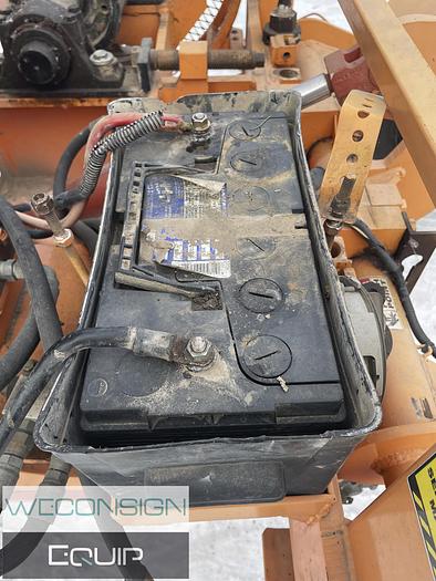 Used 2002 Nissan 2500 – Pavement Marking Vocational Truck