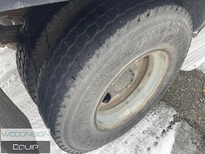 Used 2002 Nissan 2500 – Pavement Marking Vocational Truck