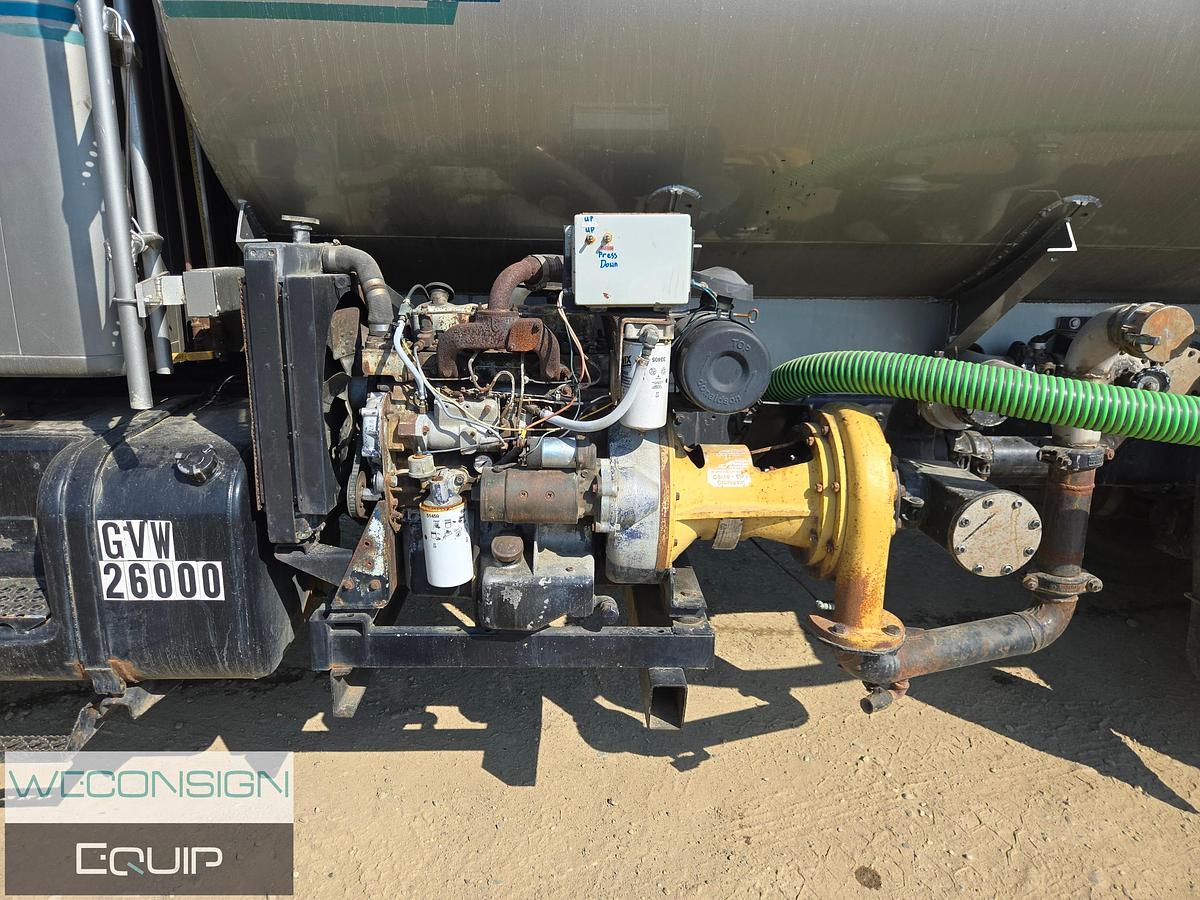 Used 1997 International 4,000 Gallon Water Truck