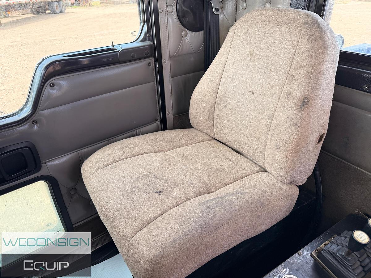Used 2006 Kenworth C500B Bed Truck