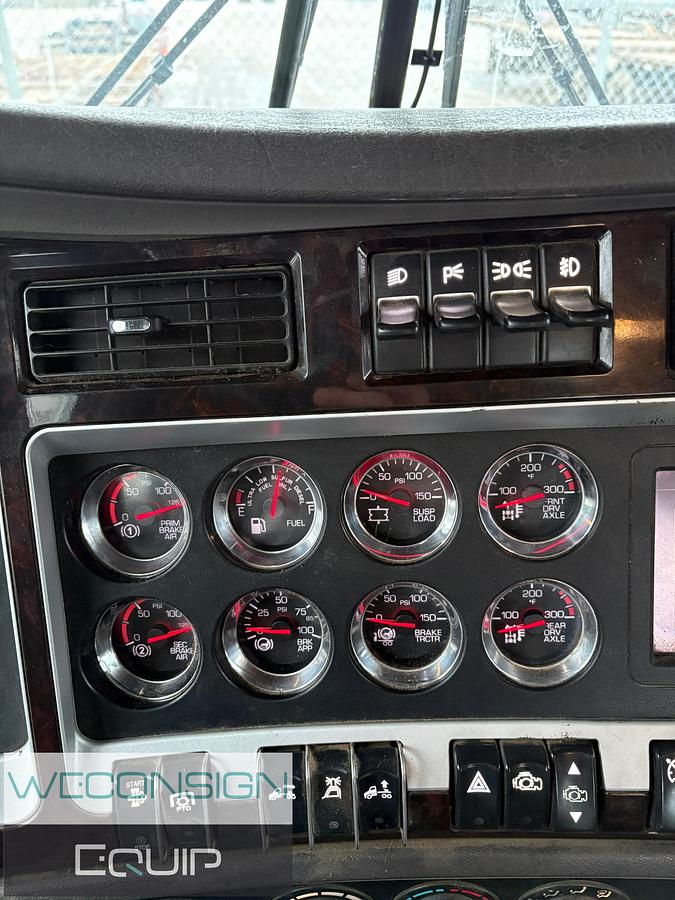 Used 2019 Kenworth T800 Winch Truck