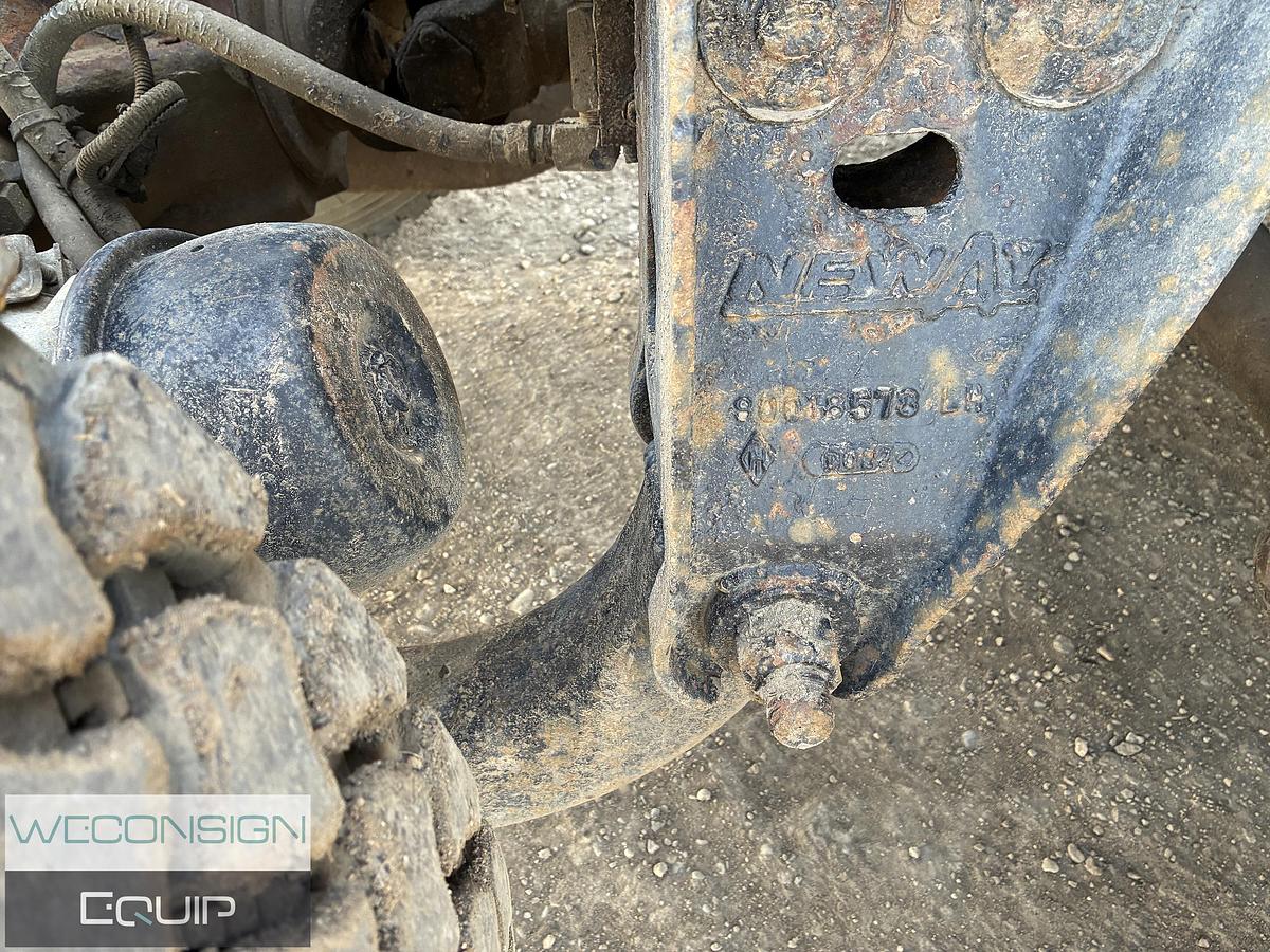 Used 2005 Kenworth T800B Sleeper Winch Truck