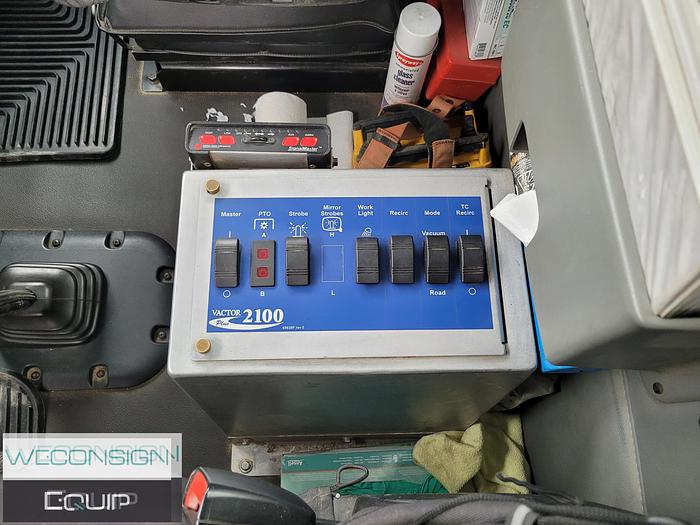 Used 2016 Kenworth T880 Hydro Excavator