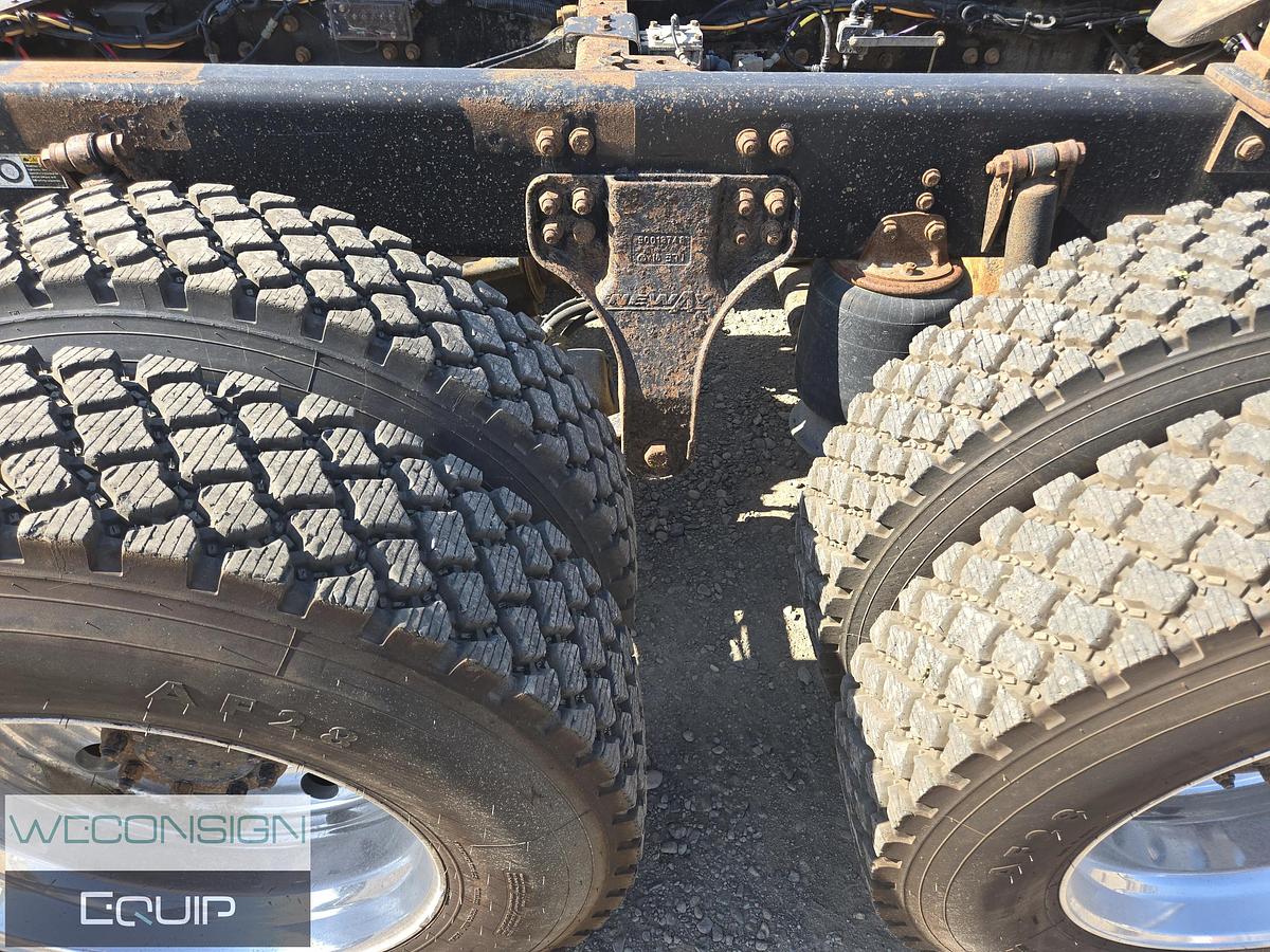 Used 2020 Kenworth T800 Daycab Logging Truck