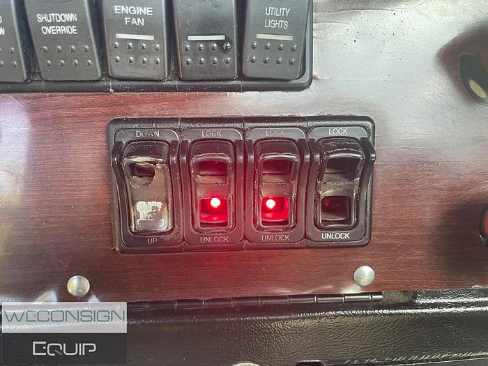 Used 2019 Western Star 5700XE DC Day Cab Truck Tractor