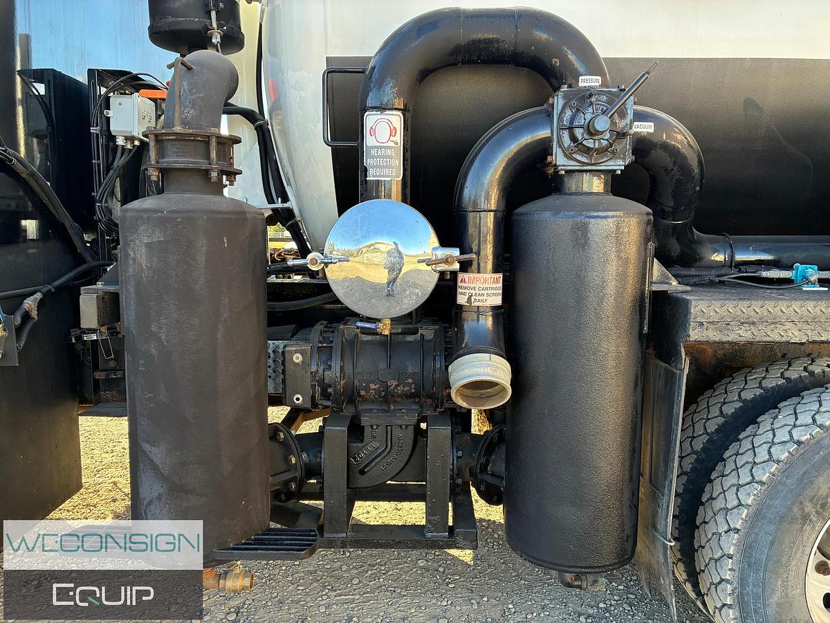 Used 2012 Freightliner Coronado SD Combo Vacuum Truck