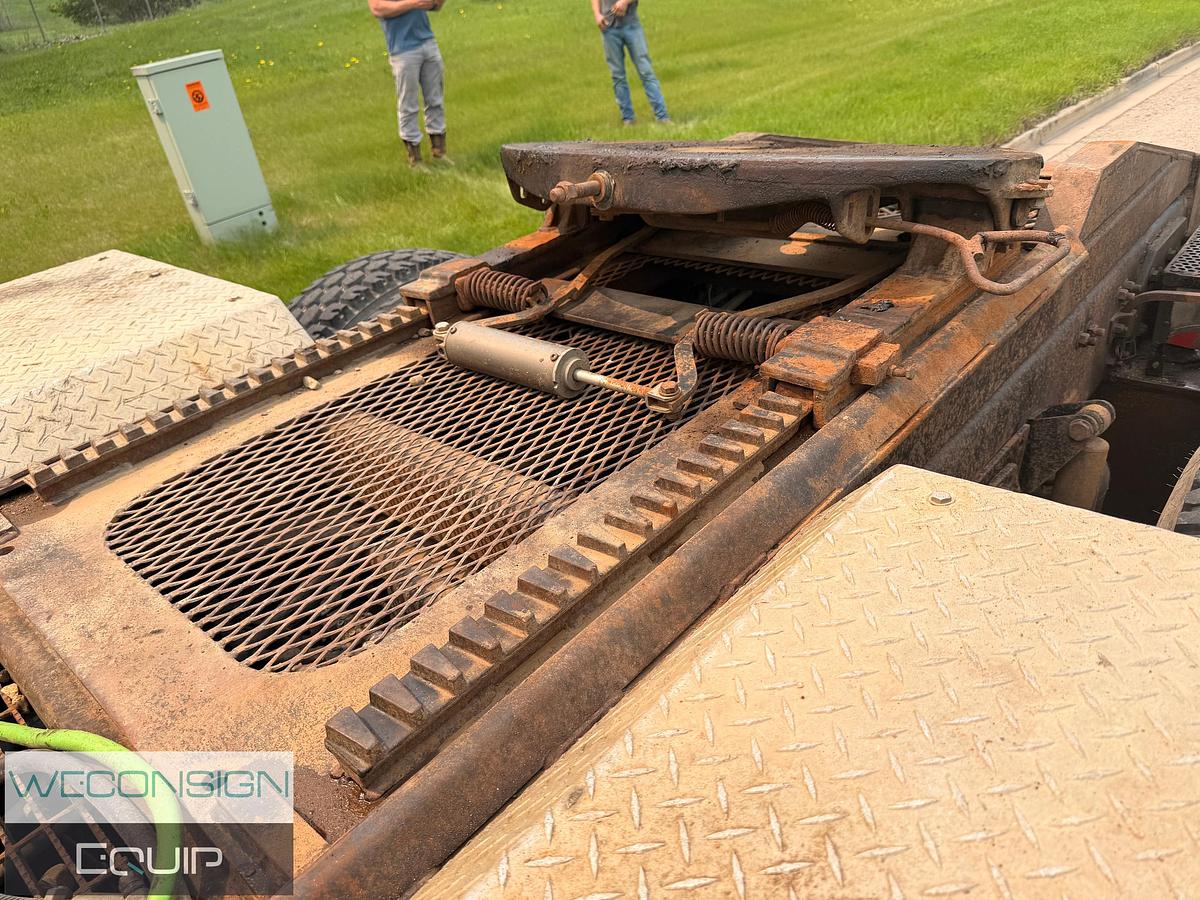Used 2007 Freightliner FLD120SD 35 Ton Knuckle Boom Truck
