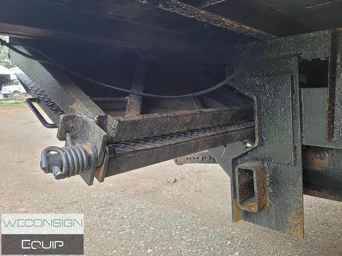 Used 2011 Isuzu NPR 18' Box/Van