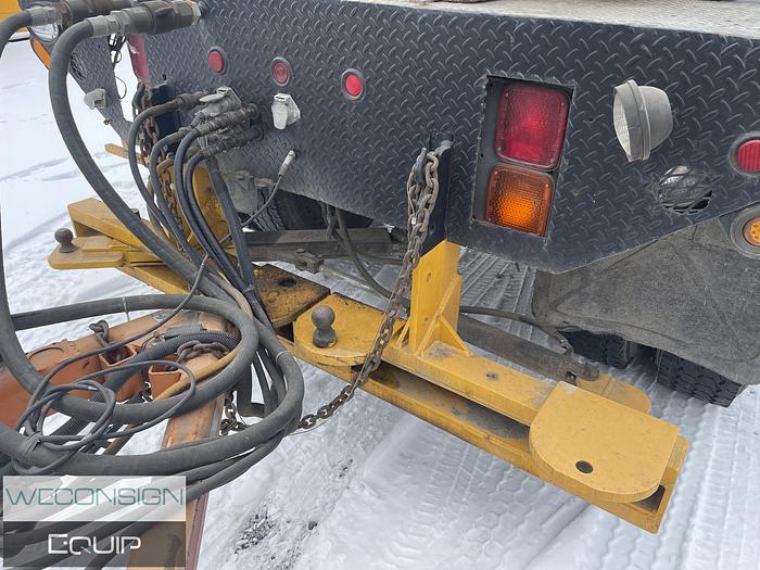 Used 2002 Nissan 2500 – Pavement Marking Vocational Truck