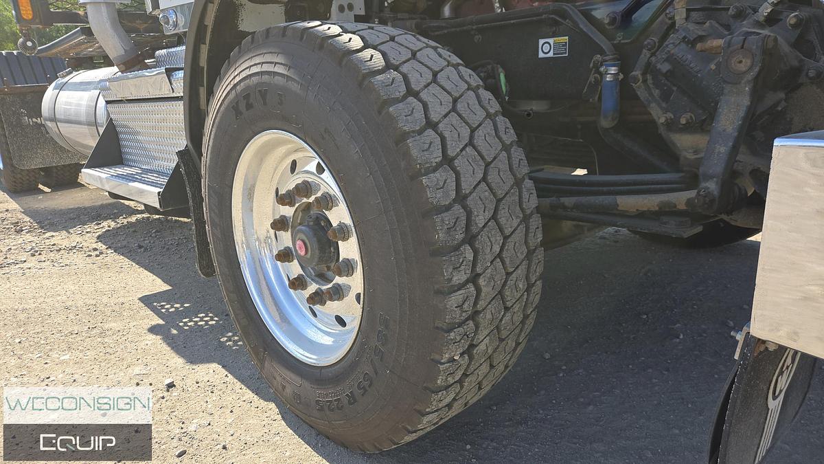 Used 2020 Kenworth T800 Daycab Logging Truck