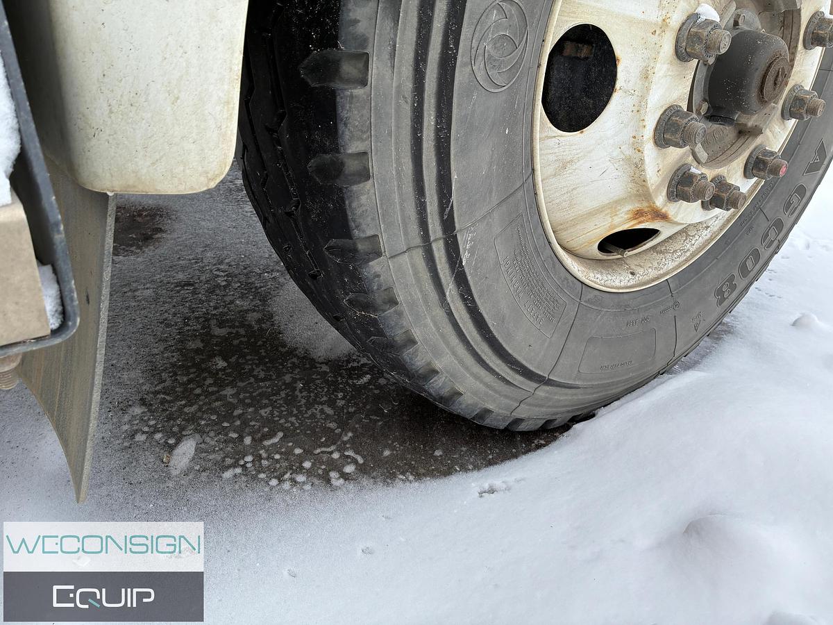 Used 2015 Kenworth T370 Van Truck