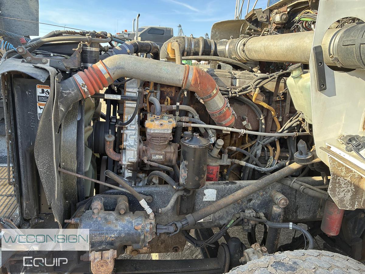 Used 2005 Kenworth T800B Sleeper Winch Truck