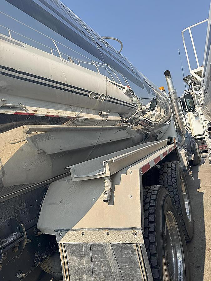 Used 2013 Peterbilt Potable Water Truck