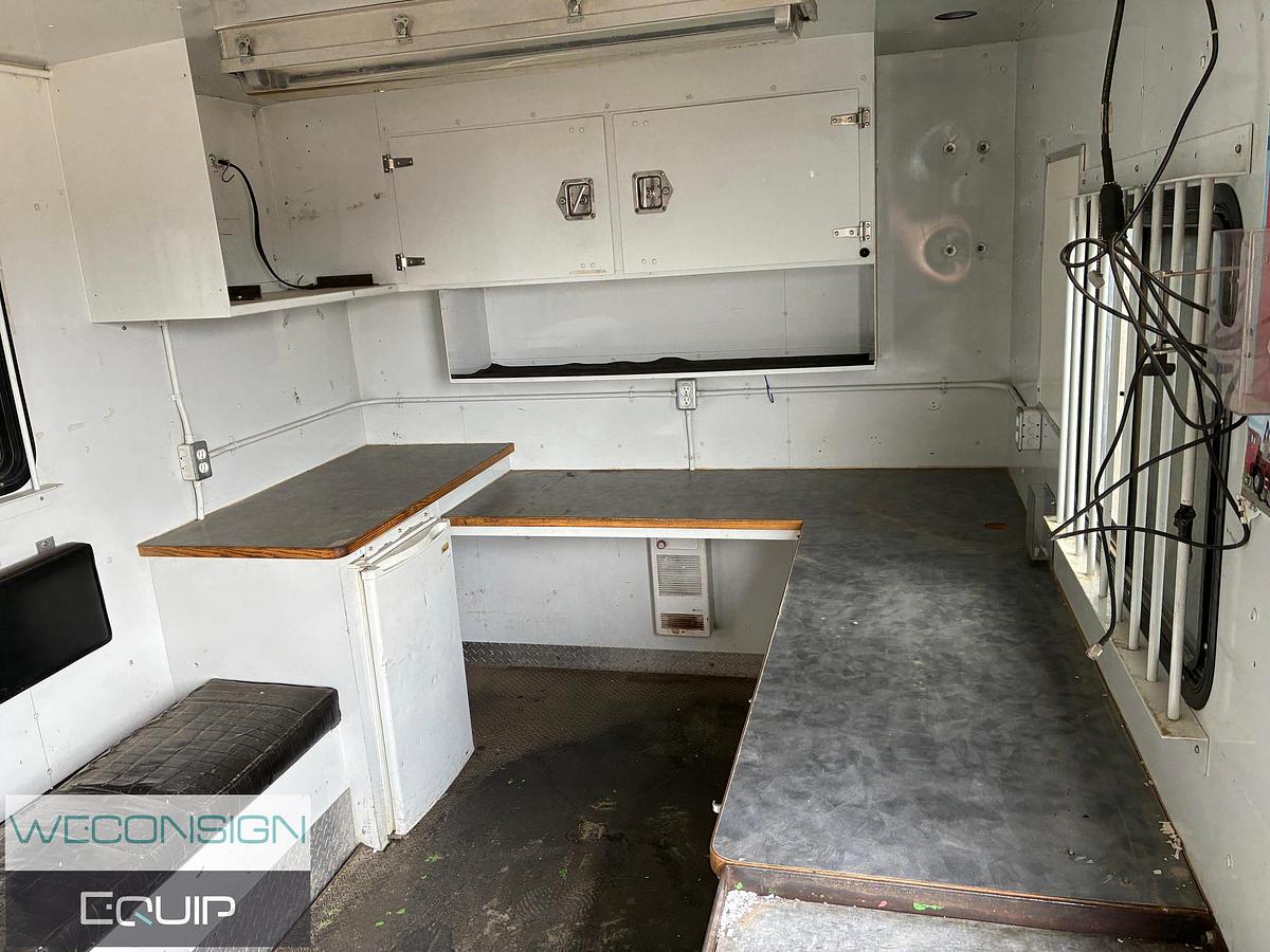 Used 2007 Wells Cargo Enclosed Doghouse Trailer