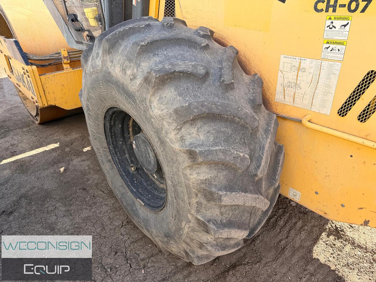 Used 2014 Sakai SV540T 84" Compactor