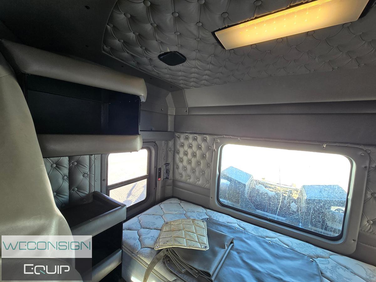 Used 2019 Kenworth T800 Winch Truck