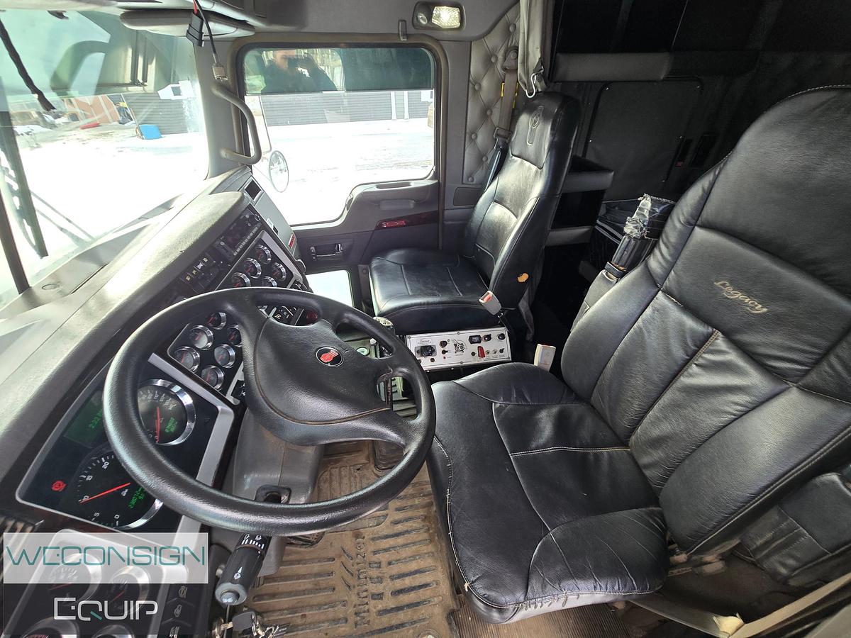 Used 2013 Kenworth T800 Winch Truck