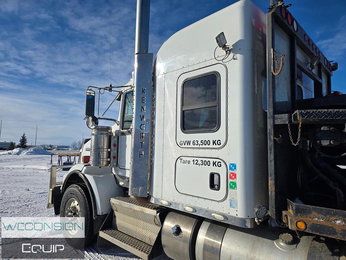 Used 2019 Kenworth T800 Winch Truck
