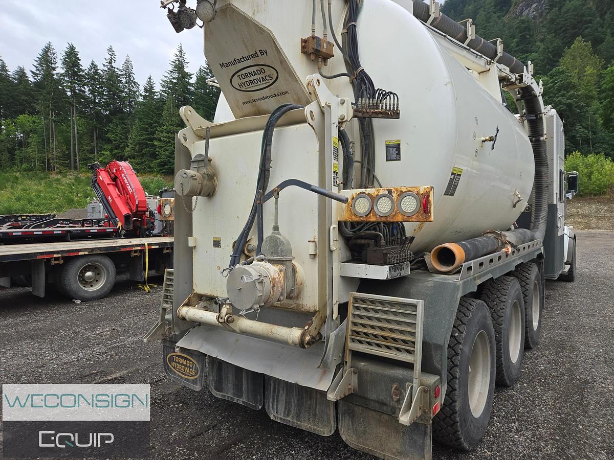 Used 2015 Peterbilt Tri-Axle Hydrovac