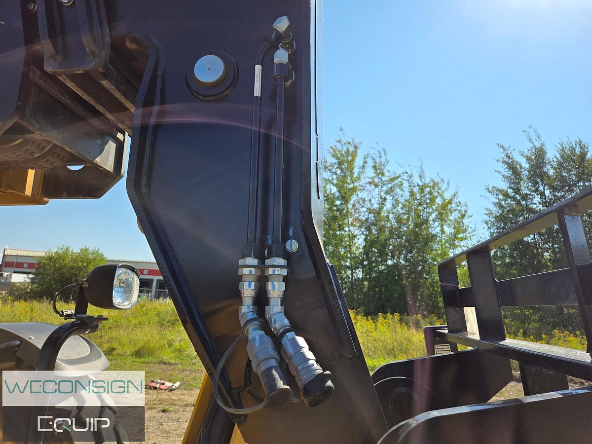 Used 2023 CAT TL1055