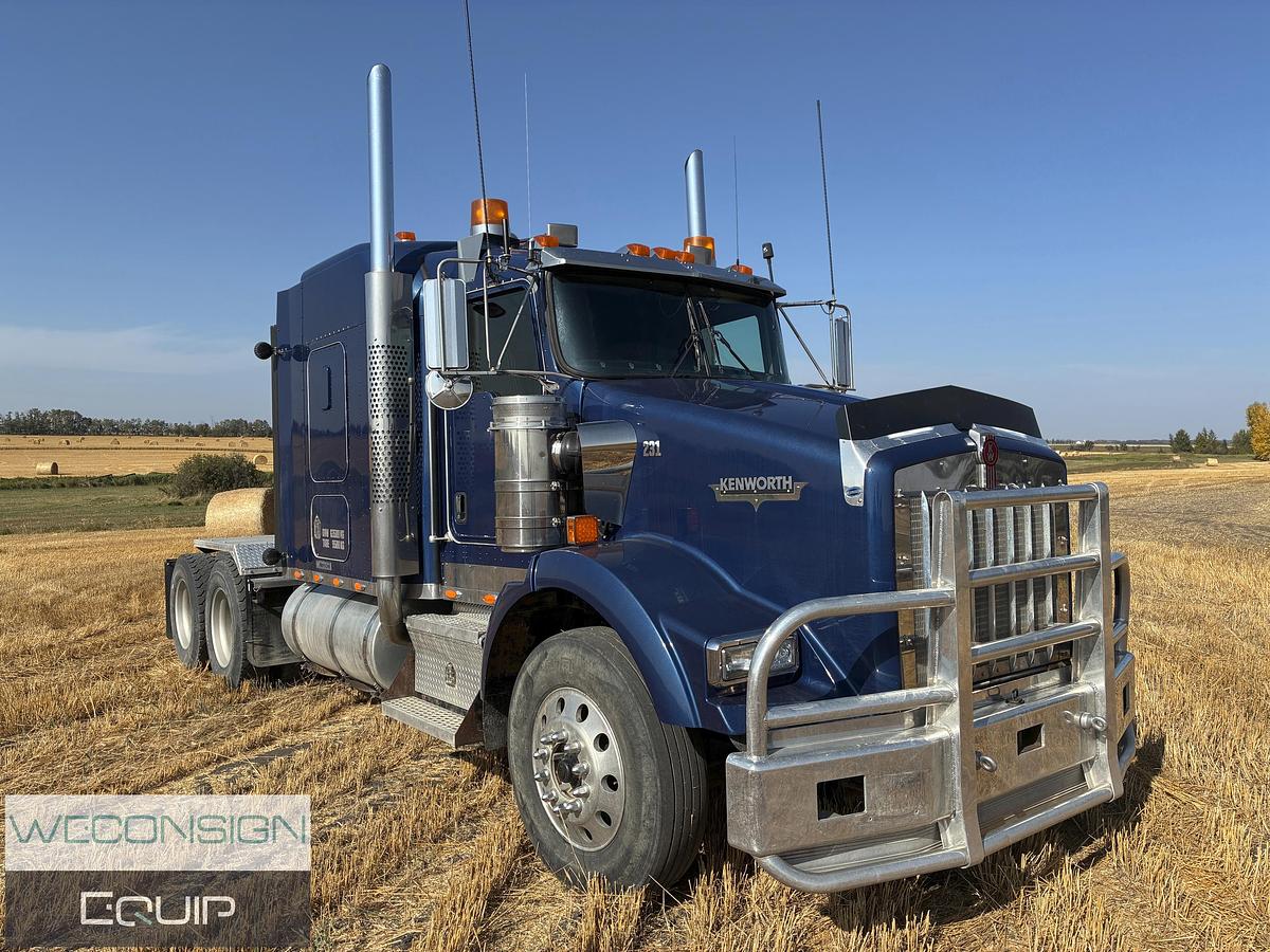 Used 2005 Kenworth T800 Sleeper Tractor