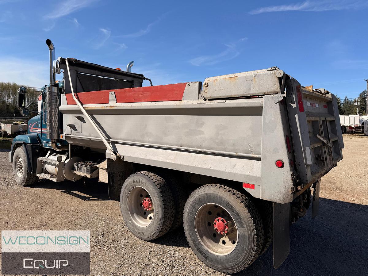 Used 1997 Freightliner USF-1E TA Dump Truck