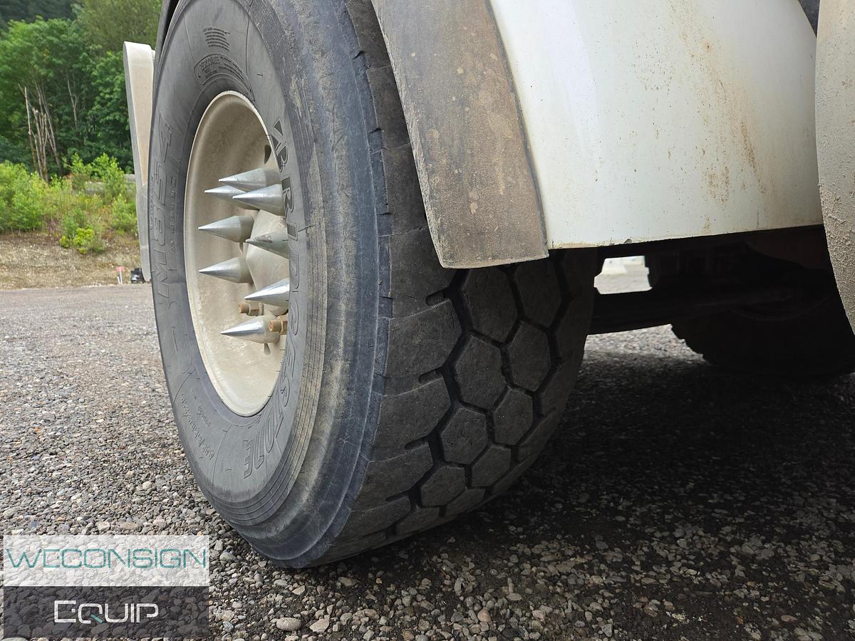 Used 2015 Peterbilt Tri-Axle Hydrovac