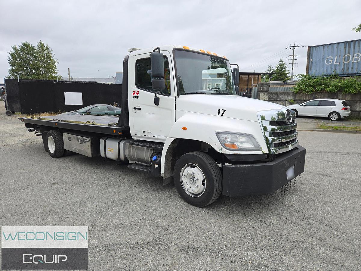 Used 2013 Hino Single Axle Rollback / Tow Truck