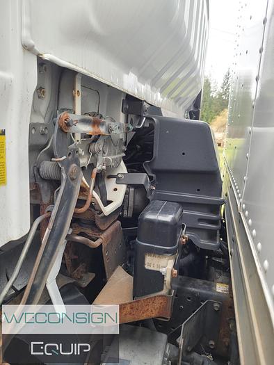 Used 2011 Isuzu NPR 18' Box/Van