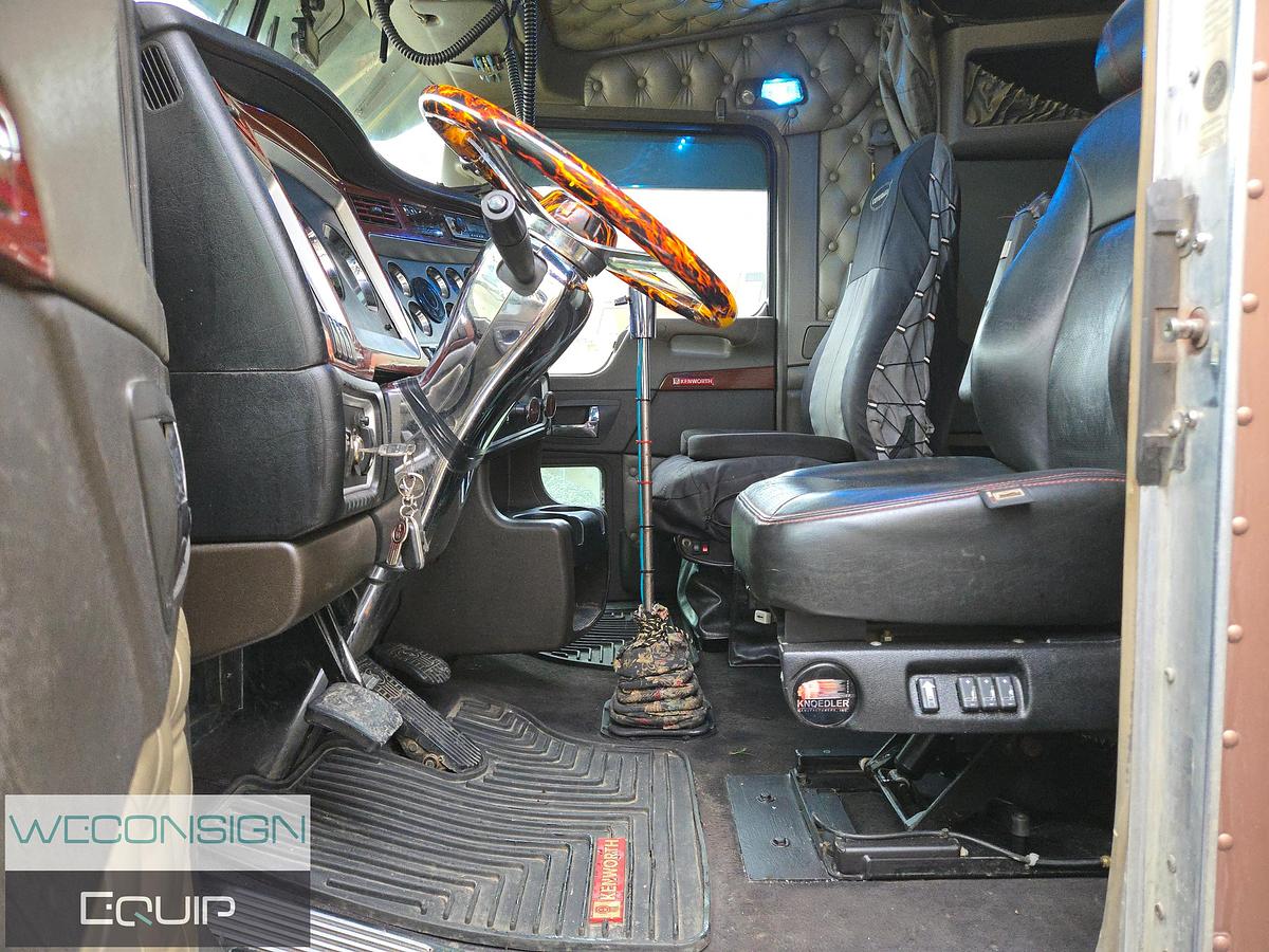 Used 2009 Kenworth W900L TA Sleeper Truck Tractor