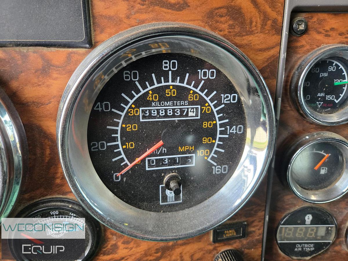 Used 2004 Kenworth T800 Winch Truck