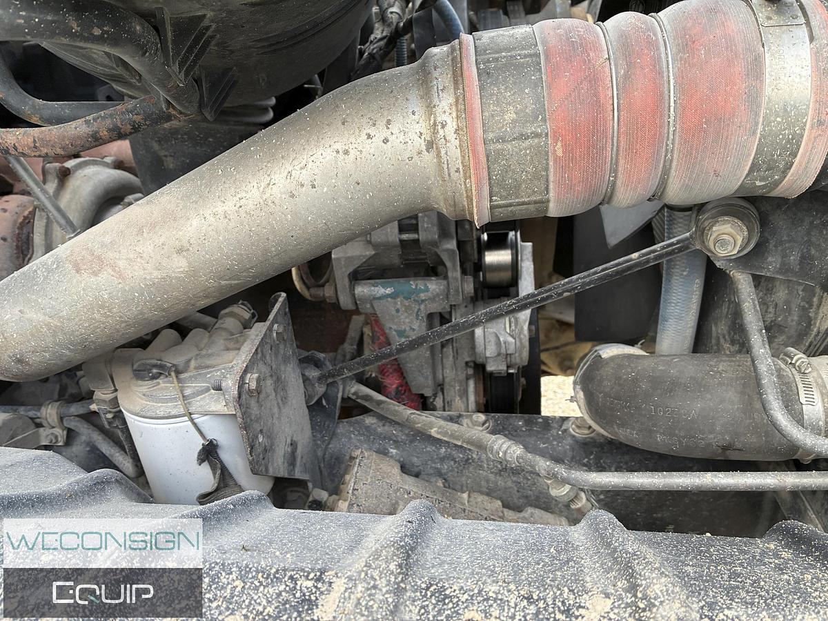 Used 2002 International 7400 SBA 6X4 Potable Water Truck
