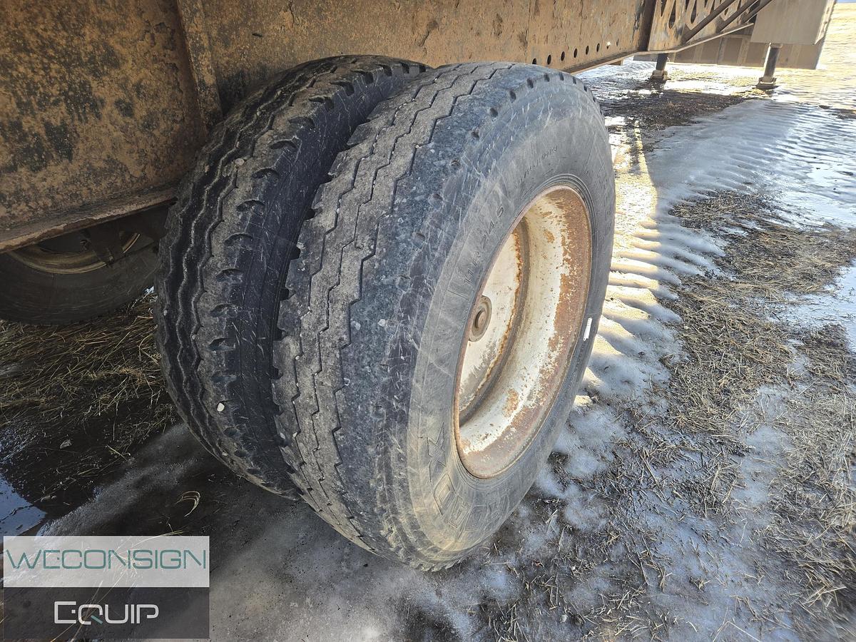 Used 2006 Manac 53' Flat Deck Sliding Axle