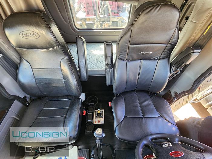 Used 2013 Peterbilt 367 Semi-Vacuum