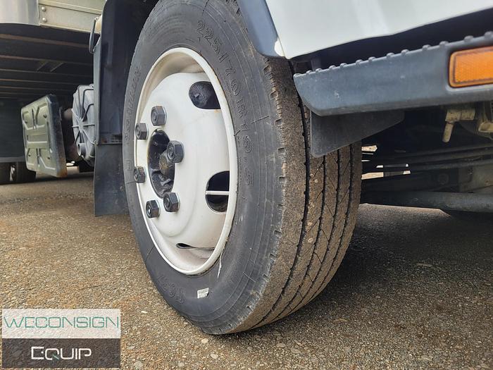 Used 2011 Isuzu NPR 18' Box/Van