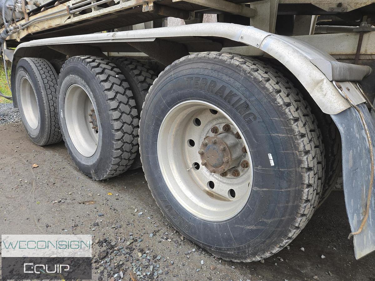 Used 2008 Kenworth T800 Tri Drive Stone Slinger