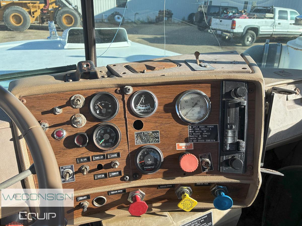 Used 1986 Mack Single Bed Truck