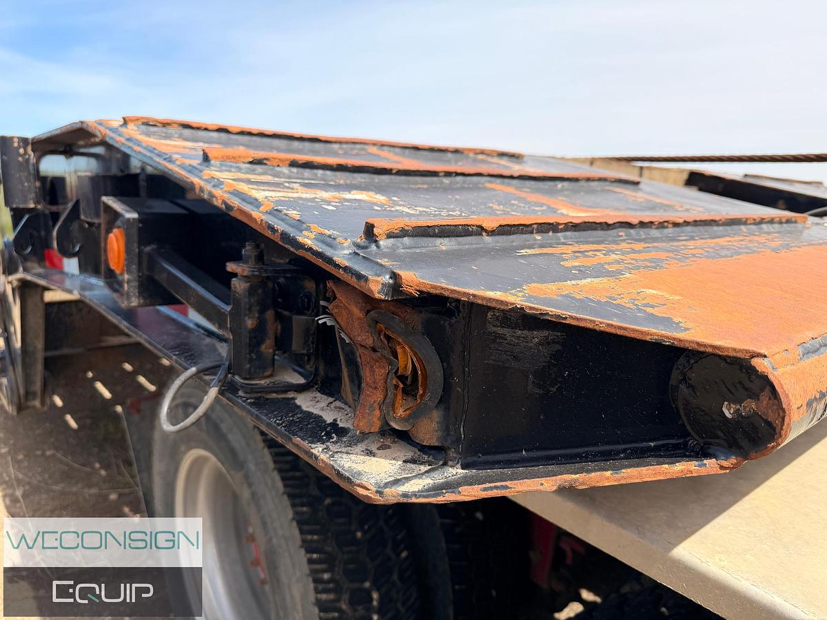 Used 2011 Gerry's 40 Ton Tri Axle Scissorneck