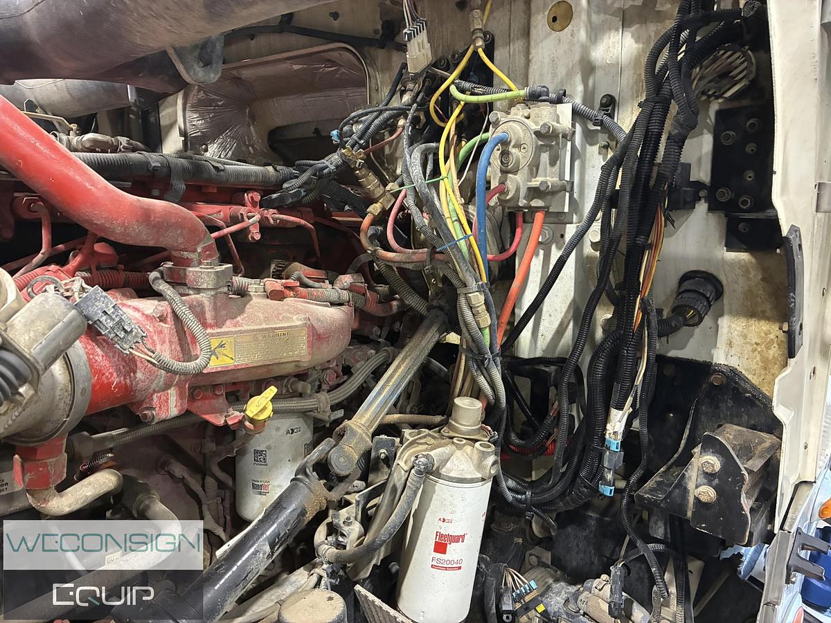 Used 2015 International Eagle Sleeper Truck