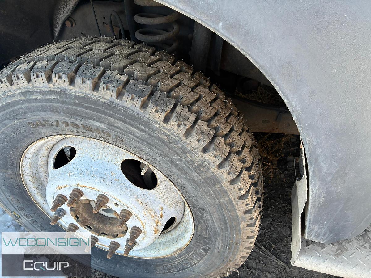 Used 2015 Ford F-550 Extended Cab Lube Truck